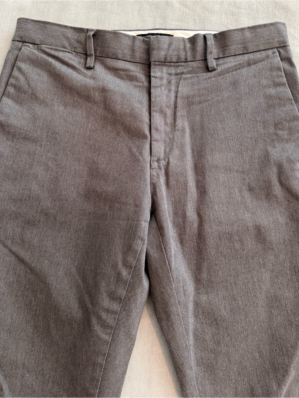Banana Republic Men's Charcoal Mason Athletic Tapered Fit Chino Pants - Picture 8 of 10